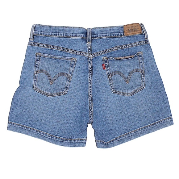 Levi's Jean Shorts Women's Size 10 Medium Wash Mid Rise EUC - Picture 2 of 4